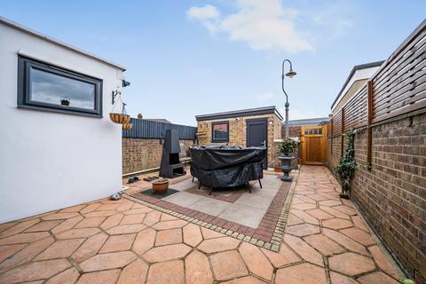 40 Bennett Close, Welling, DA16 3HU