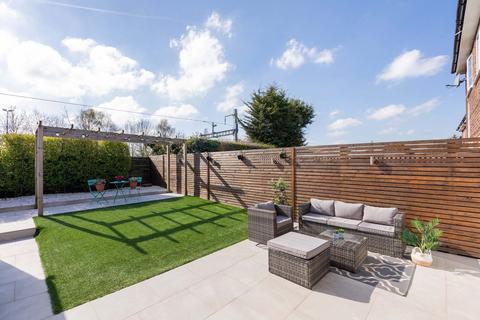 27 Barn Drive, Maidenhead, SL6 3PR