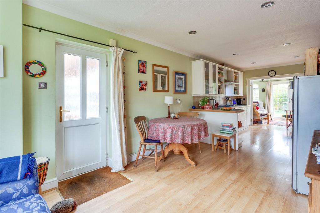 Kitchen/B'fast Room
