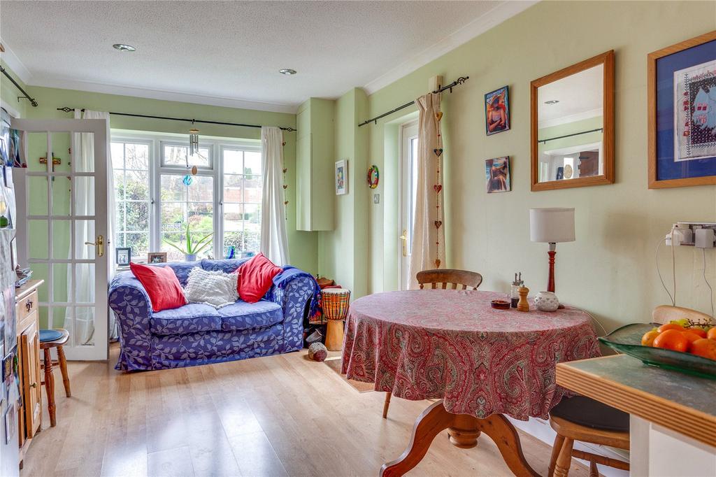 Kitchen B'fast Room
