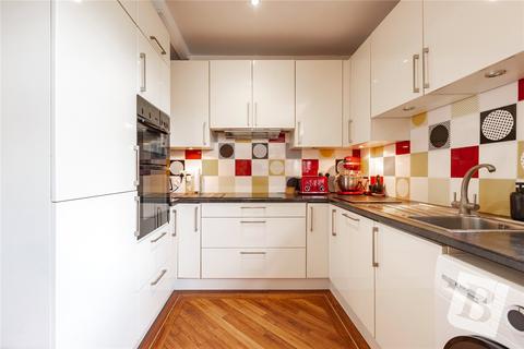 4 bedroom semi-detached house for sale, Mascalls Lane, Brentwood, Essex, CM14
