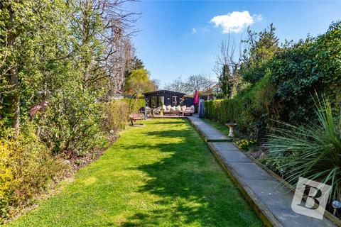 4 bedroom semi-detached house for sale, Mascalls Lane, Brentwood, Essex, CM14