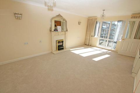2 bedroom flat for sale, Southfields Road, Eastbourne, BN21 1BT