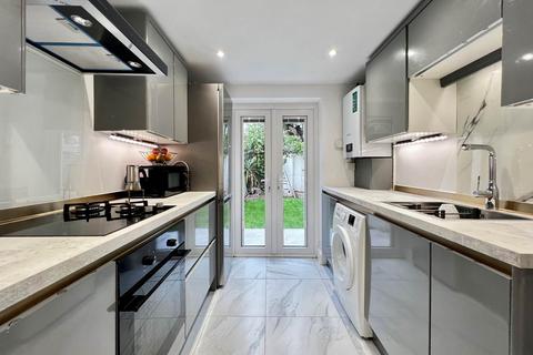 3 bedroom terraced house to rent, Rudolph Road, London, E13