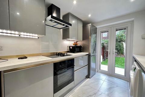 3 bedroom terraced house to rent, Rudolph Road, London, E13