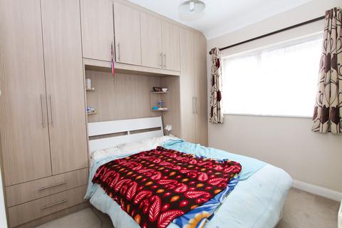 3 bedroom terraced house to rent, Cressage Close, Southall, UB1