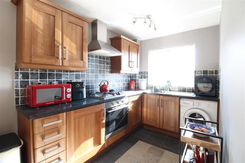 66 Fredericks Close, Norton, Stourbridge, DY8 3YW