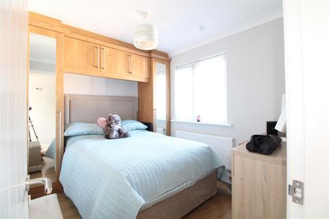 66 Fredericks Close, Norton, Stourbridge, DY8 3YW