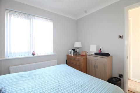 66 Fredericks Close, Norton, Stourbridge, DY8 3YW