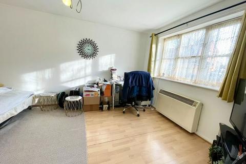 2 Polsten Mews, Enfield, EN3 6YF