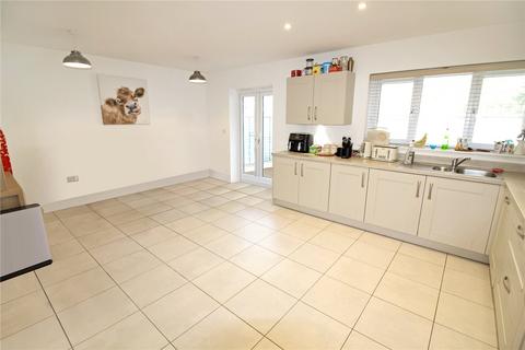 35 Fortuna Road, Blunsdon, Swindon, SN26 7AT