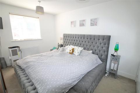 35 Fortuna Road, Blunsdon, Swindon, SN26 7AT