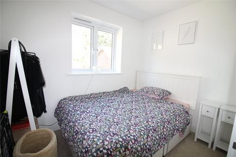 35 Fortuna Road, Blunsdon, Swindon, SN26 7AT