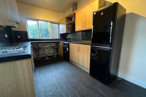 4 bedroom end of terrace house to rent, Brays Lane, Stoke, Coventry, CV2 4DT
