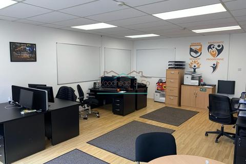 Office to rent, High Street, Daventry, NN11 4HU