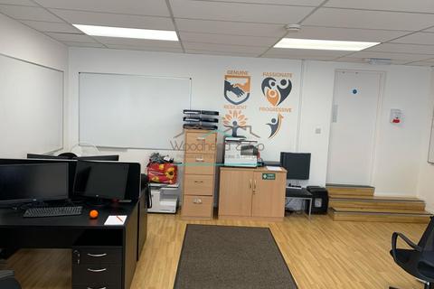 Office to rent, High Street, Daventry, NN11 4HU
