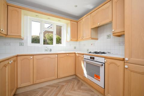 21 Staniland Drive, Weybridge, KT13 0XN