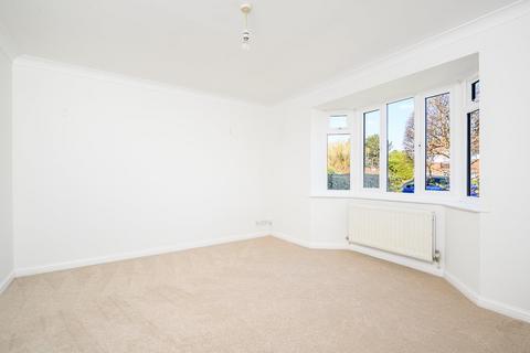 21 Staniland Drive, Weybridge, KT13 0XN