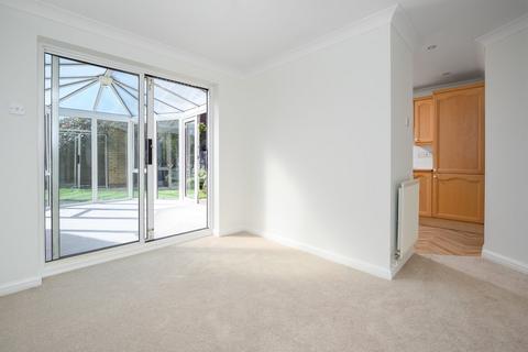 21 Staniland Drive, Weybridge, KT13 0XN