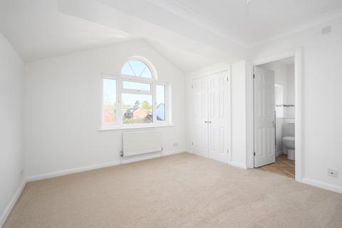21 Staniland Drive, Weybridge, KT13 0XN