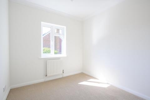 21 Staniland Drive, Weybridge, KT13 0XN