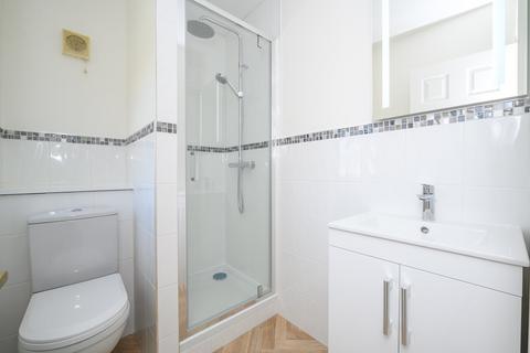 21 Staniland Drive, Weybridge, KT13 0XN