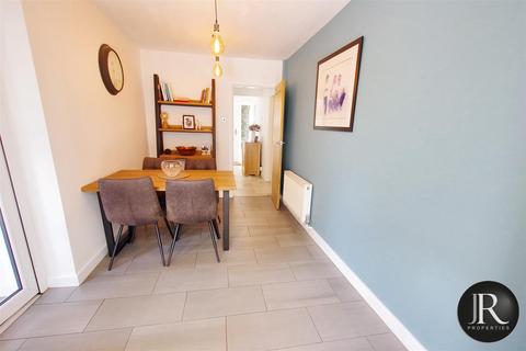 3 bedroom bungalow for sale, St. Johns Close, Slitting Mill WS15