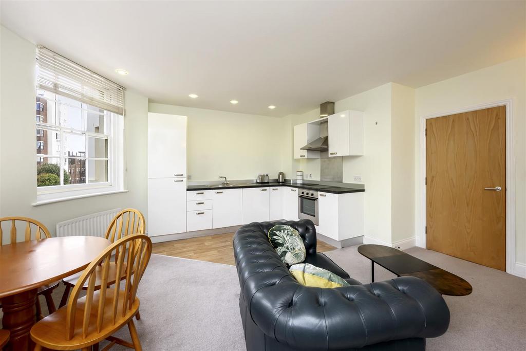 Alexander Terrace, 3 Apartment 4-002.JPG