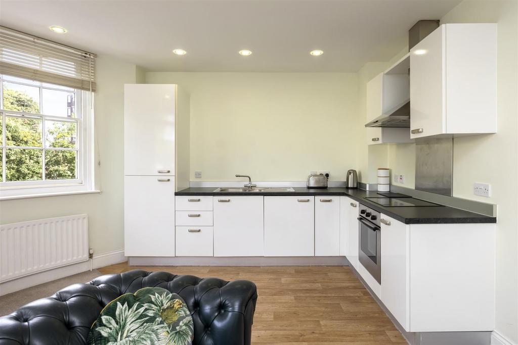 Alexander Terrace, 3 Apartment 4-005.JPG