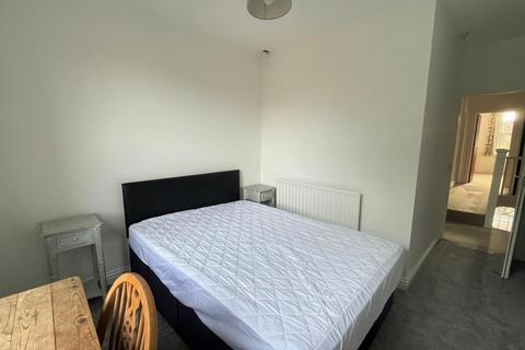 4 bedroom house to rent, Hardwick Grove, West Bridgford NG2