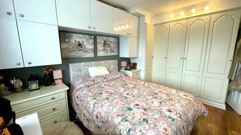 Riverside ct 2 bed 1 pic 2.jpg