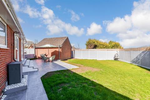 23 Bayhams Field, Sharpthorne, East Grinstead, RH19 4PZ