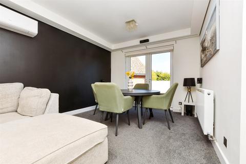 23 Bayhams Field, Sharpthorne, East Grinstead, RH19 4PZ