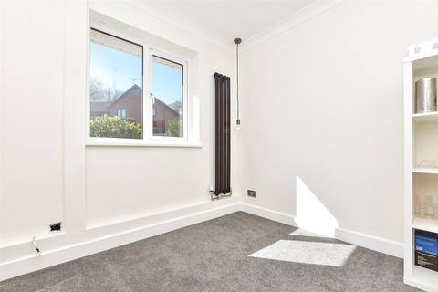 23 Bayhams Field, Sharpthorne, East Grinstead, RH19 4PZ