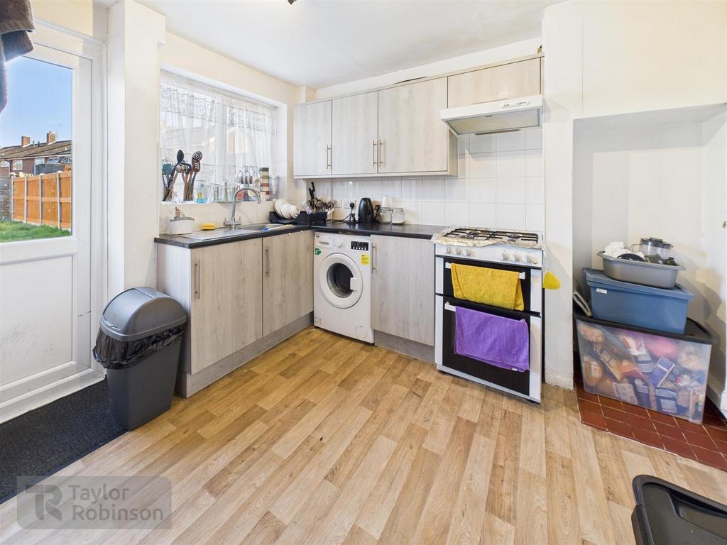 CAM02600 G0-PR0436-STILL014.jpg