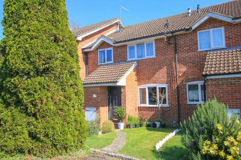 2 bedroom cluster house to rent, Suffolk Close, Wokingham, RG41