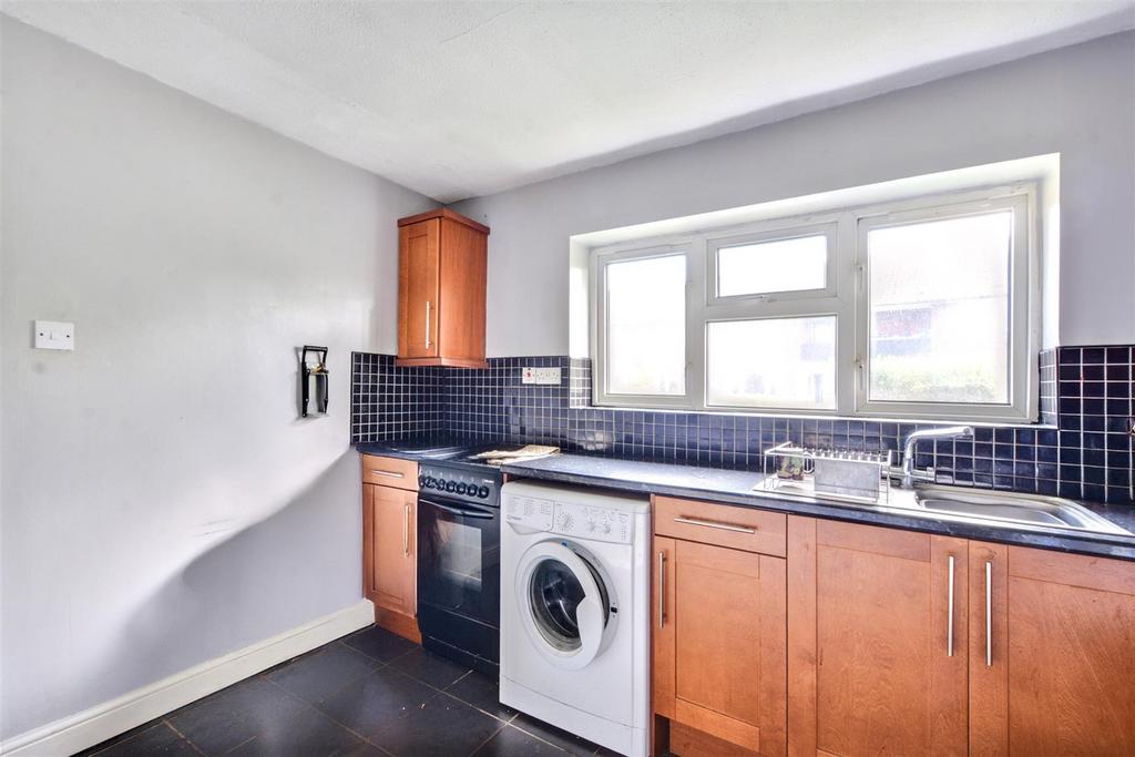 Kitchen 2.jpeg
