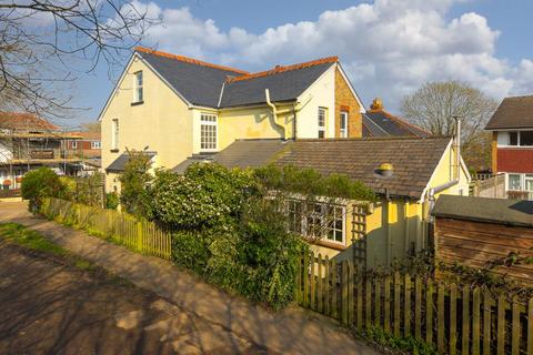 5 Lewins Road, Epsom, KT18 7TL