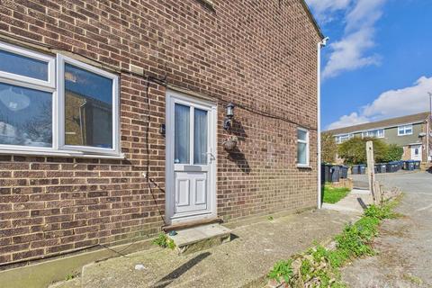 68 Swallowdale, South Croydon, CR2 8SJ