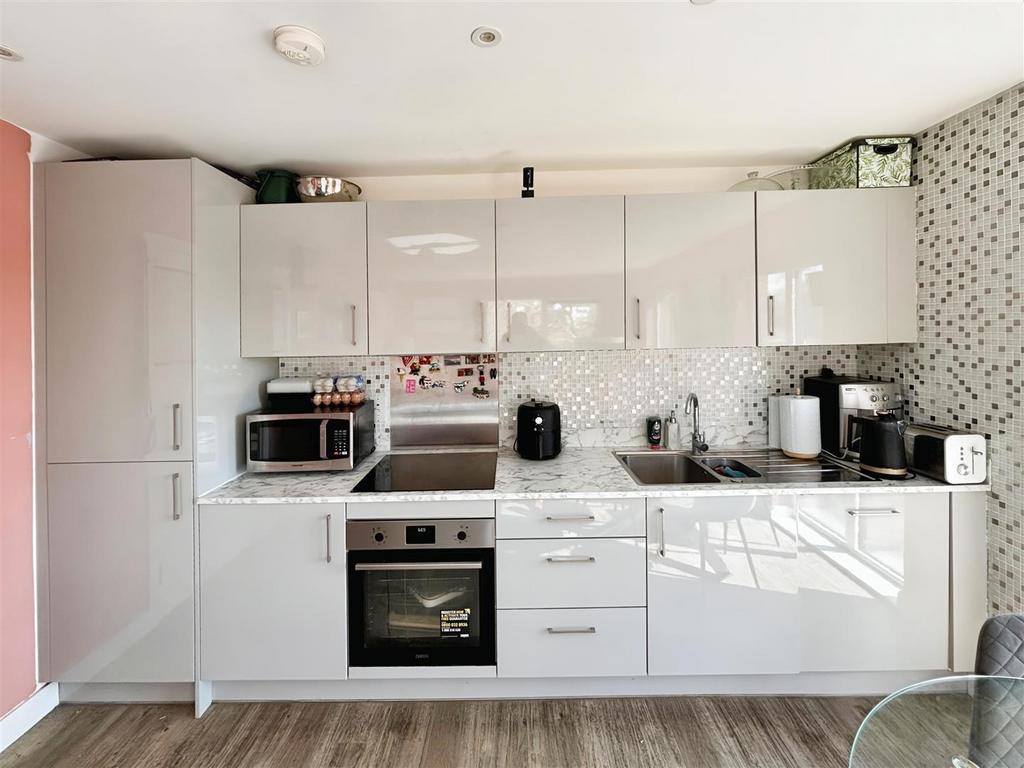E62b81f8-Kitchen.jpg
