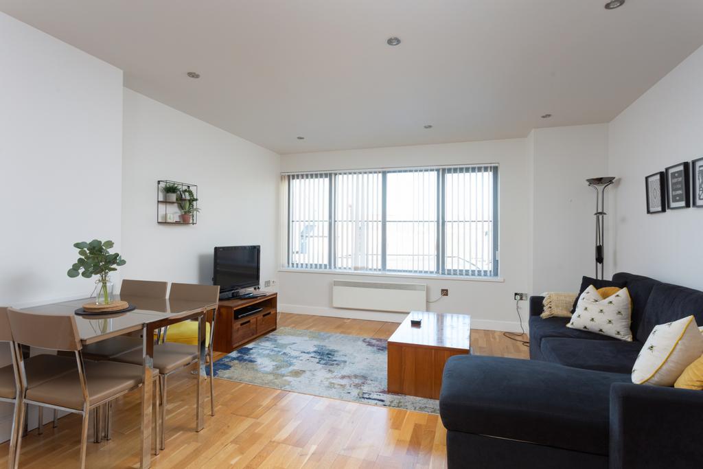 Sitting/Dining Room