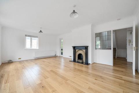 3 bedroom flat to rent, Christopher House, Rosewood Way, Farnham Common, SL2