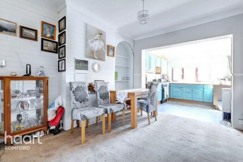 3 bedroom terraced house for sale, Fourth Avenue, Romford, RM7 0UB