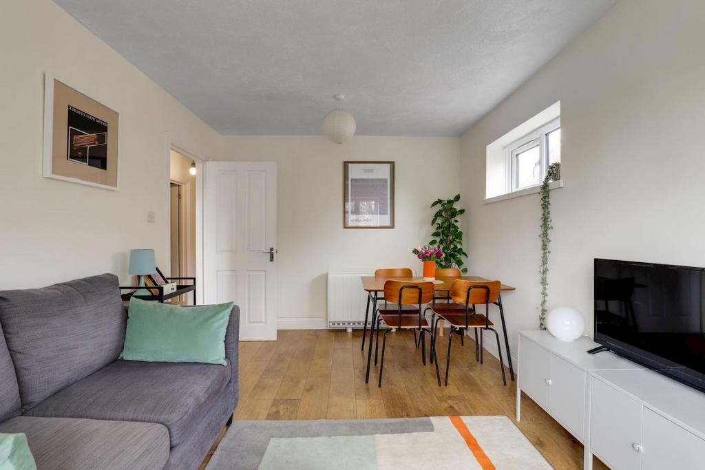 06-539d JHProp World - 10 Wakefield Court - 16-mediu