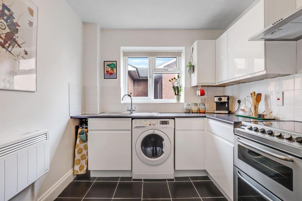 01-567d JHProp World - 10 Wakefield Court - 1-medium