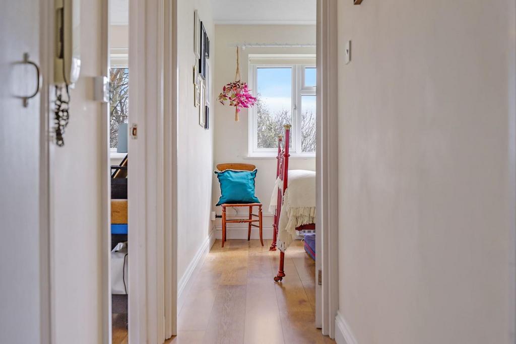 10-52b7 JHProp World - 10 Wakefield Court - 28-mediu