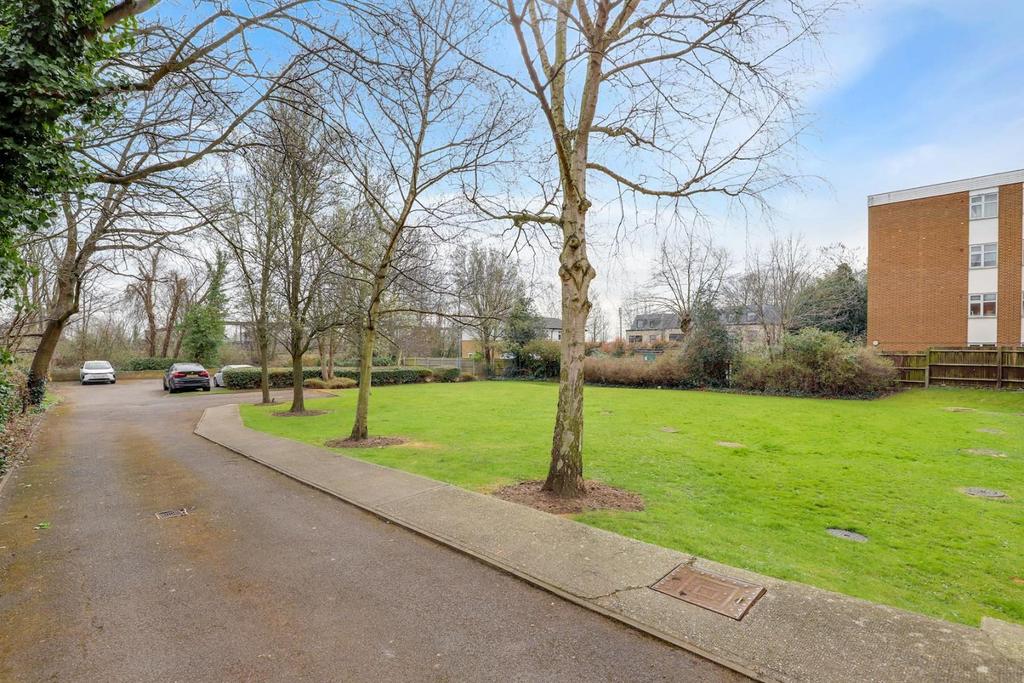 13-bf87 JHProp World - 10 Wakefield Court - 37-mediu