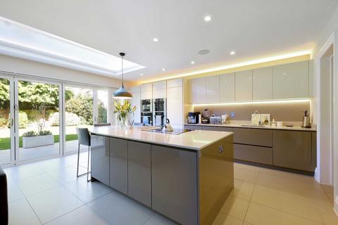 Wisteria, 14a Ethorpe Close, Gerrards Cross, SL9 8PL