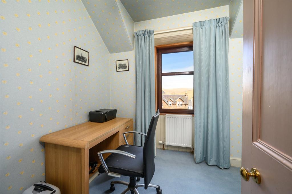 Bedroom / Study
