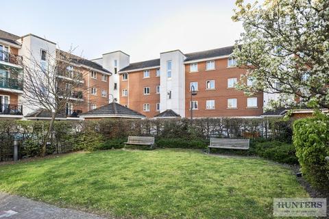 2 bedroom flat for sale, Hermitage Close, London